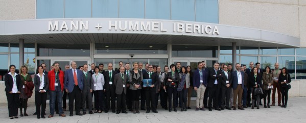 Foto de grupo de la visita a Mann+Hummel. Foto: Aragón Empresa