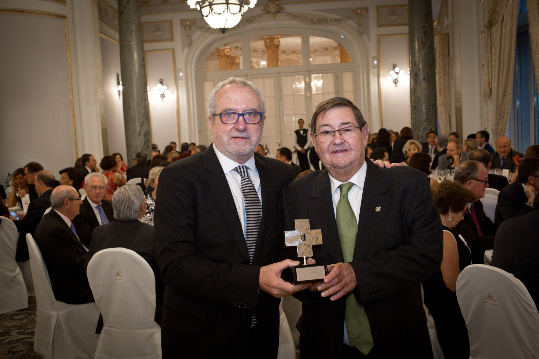 20170608_Tomás_Manuel_Espuny_recibe_la_Gran_Cruz_de_la_cooperación