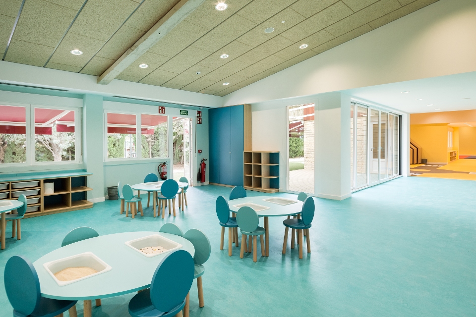 Reforma de interior del espacio de educación infantil del COLEGIO BRITÁNICO de ZARAGOZA. Desarrollo de proyecto, planimetría, gestión de gremios y acabado materiales y llaves mano al cliente.