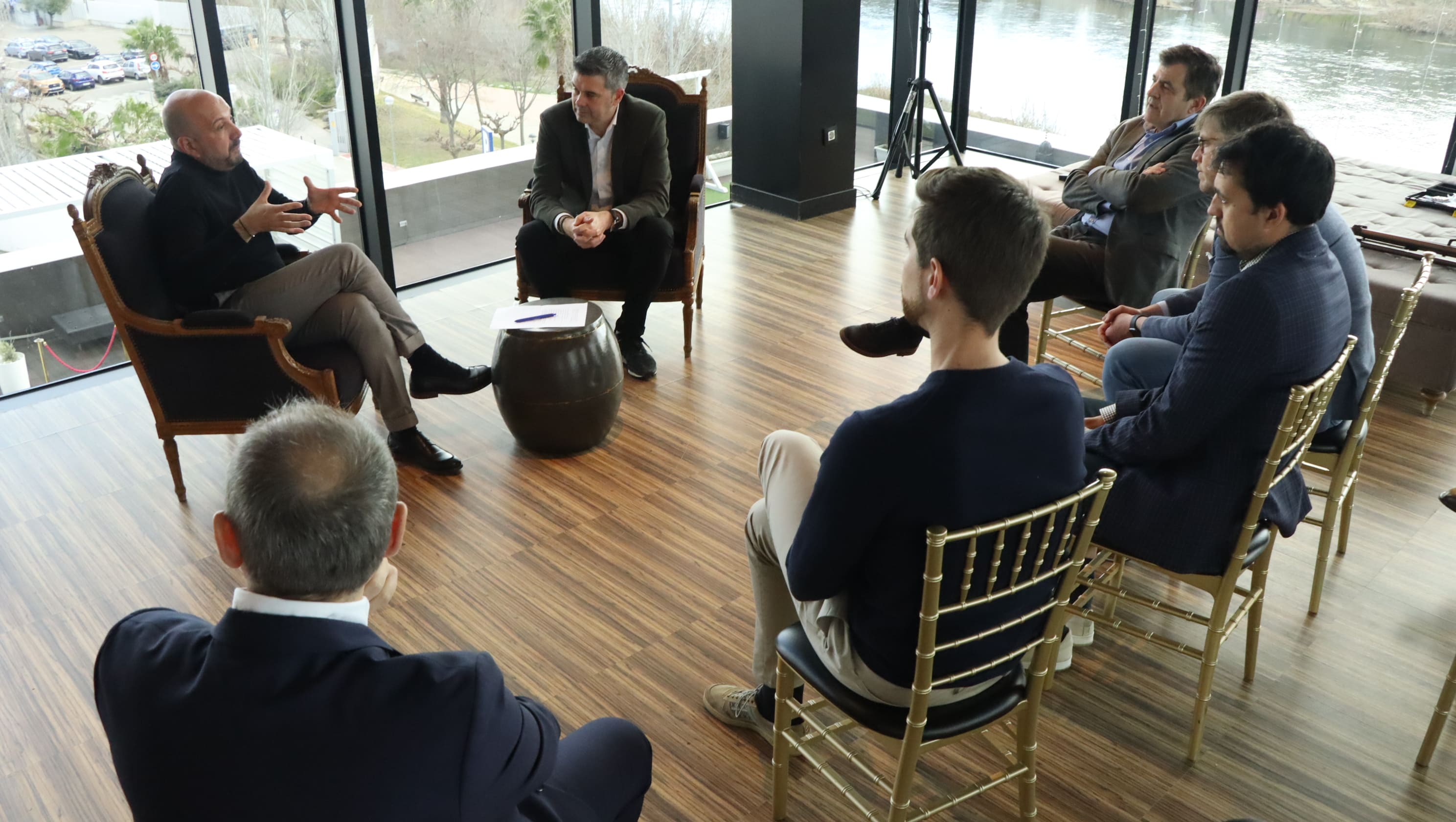 Pablo Pérez y Javier Olcina conversan acerca la transformación digital de la empresa en una actividad del Club Cámara