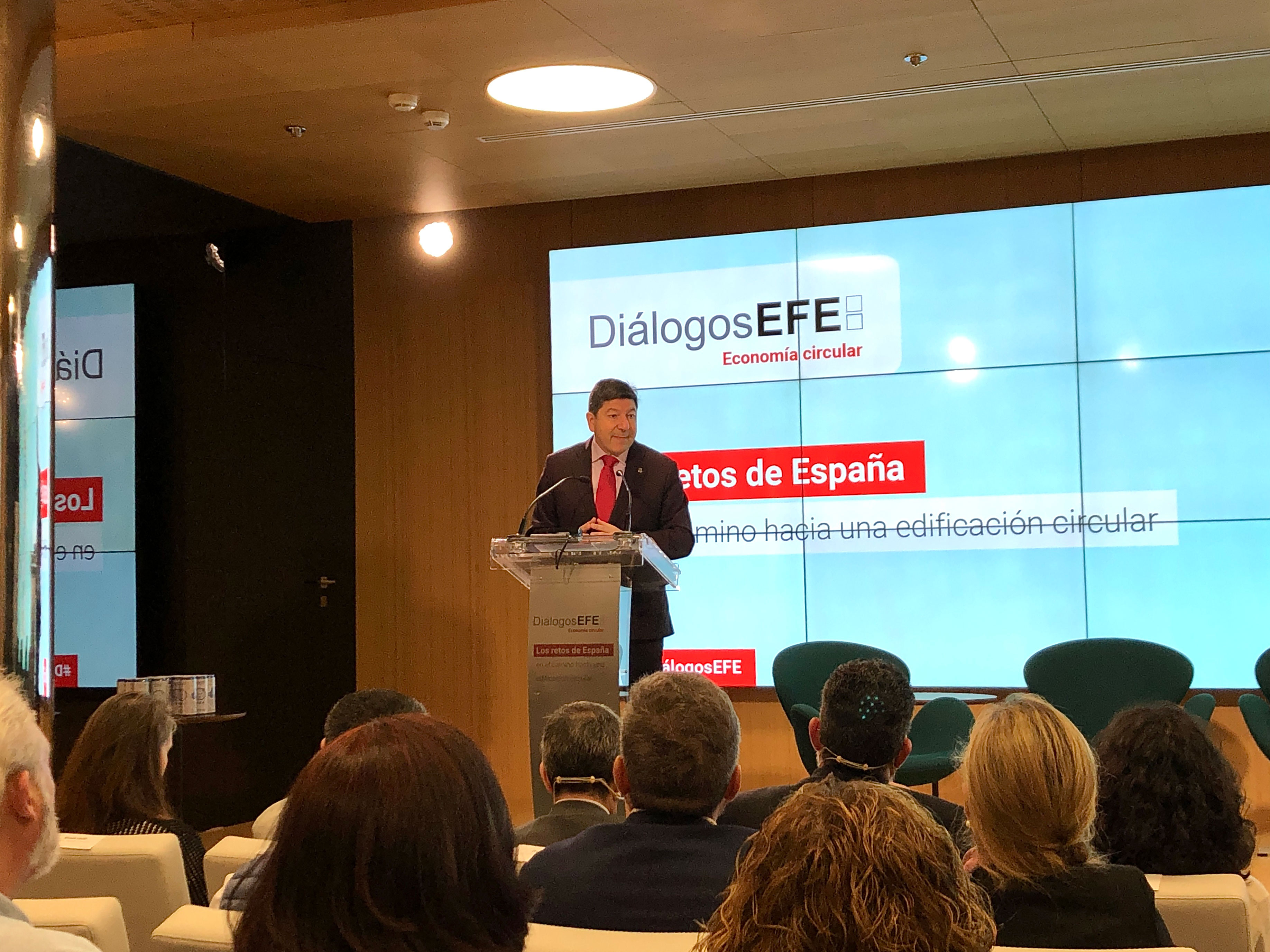 Armando Mateos presenta el proyecto de Casas Circulares de la Asociación Española del Aluminio