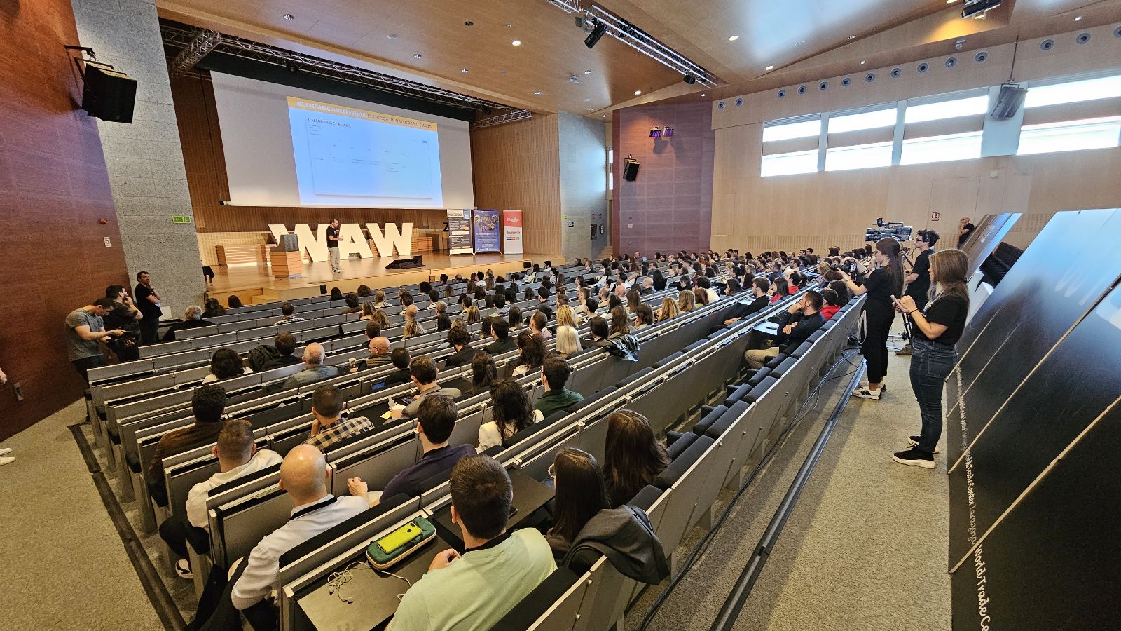 Más de 1.000 profesionales del marketing digital asisten en Zaragoza al WAW Marketing Congress