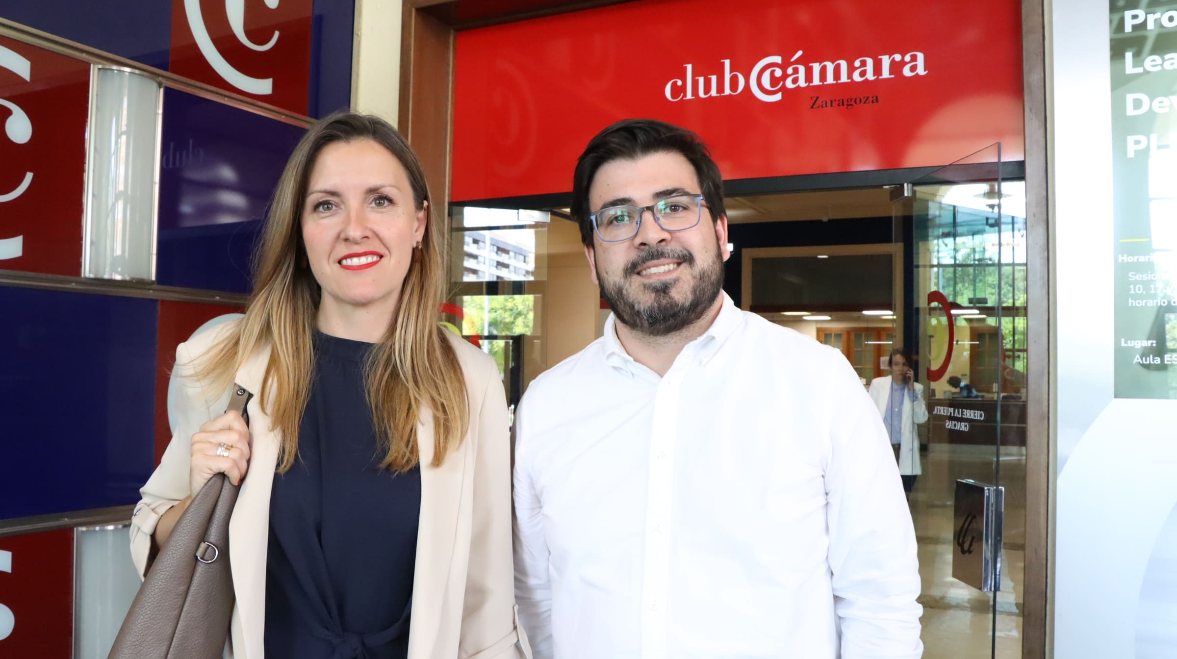 Víctor Artamendi y Desirée Aznar, de Allianz Artamendi en el Club Cámara