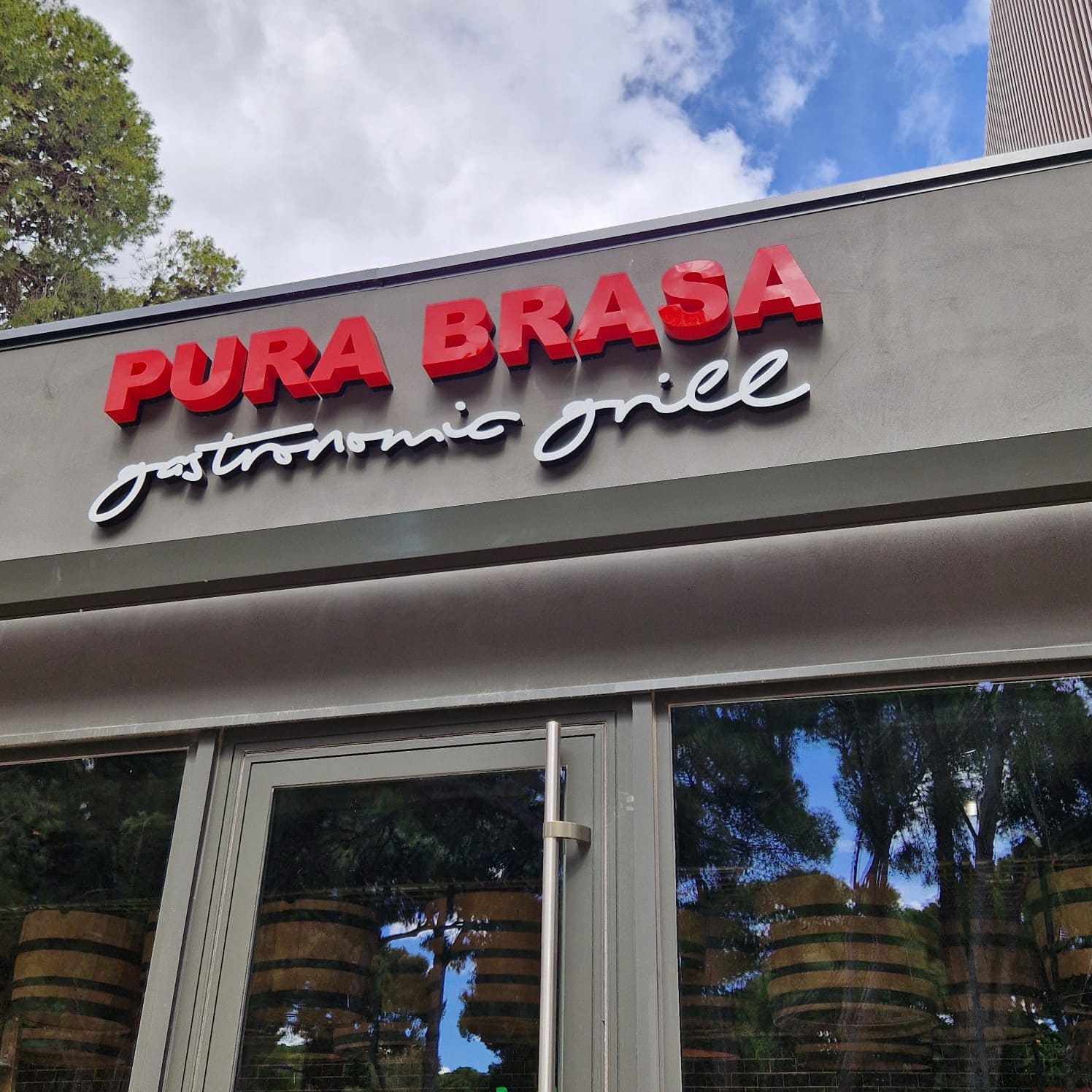 grupo fuenclara restaurante pura brasa parque grande jose antonio labordeta