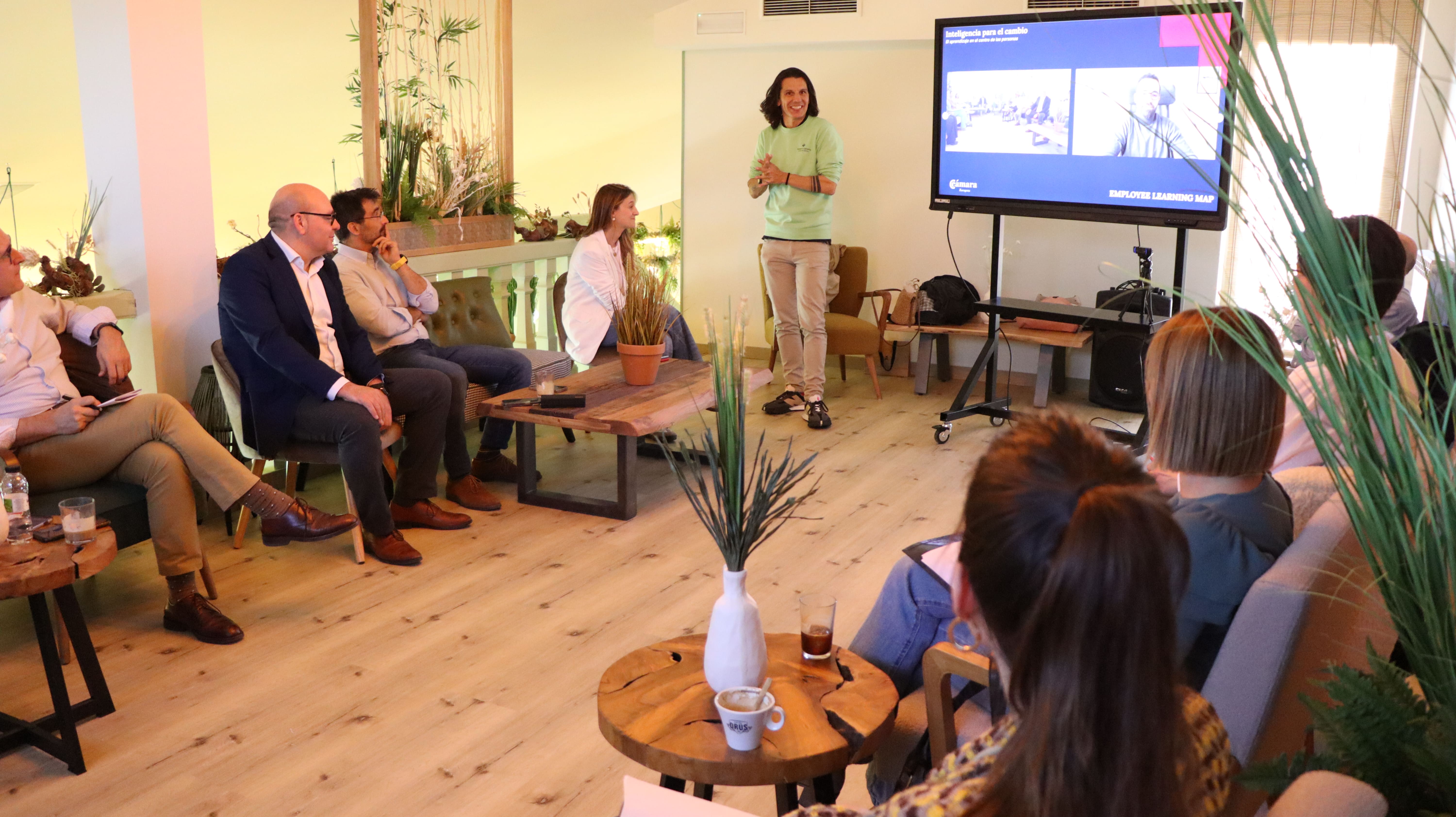 aula de invitados cámara comercio zaragoza sobre experiencia de empleado