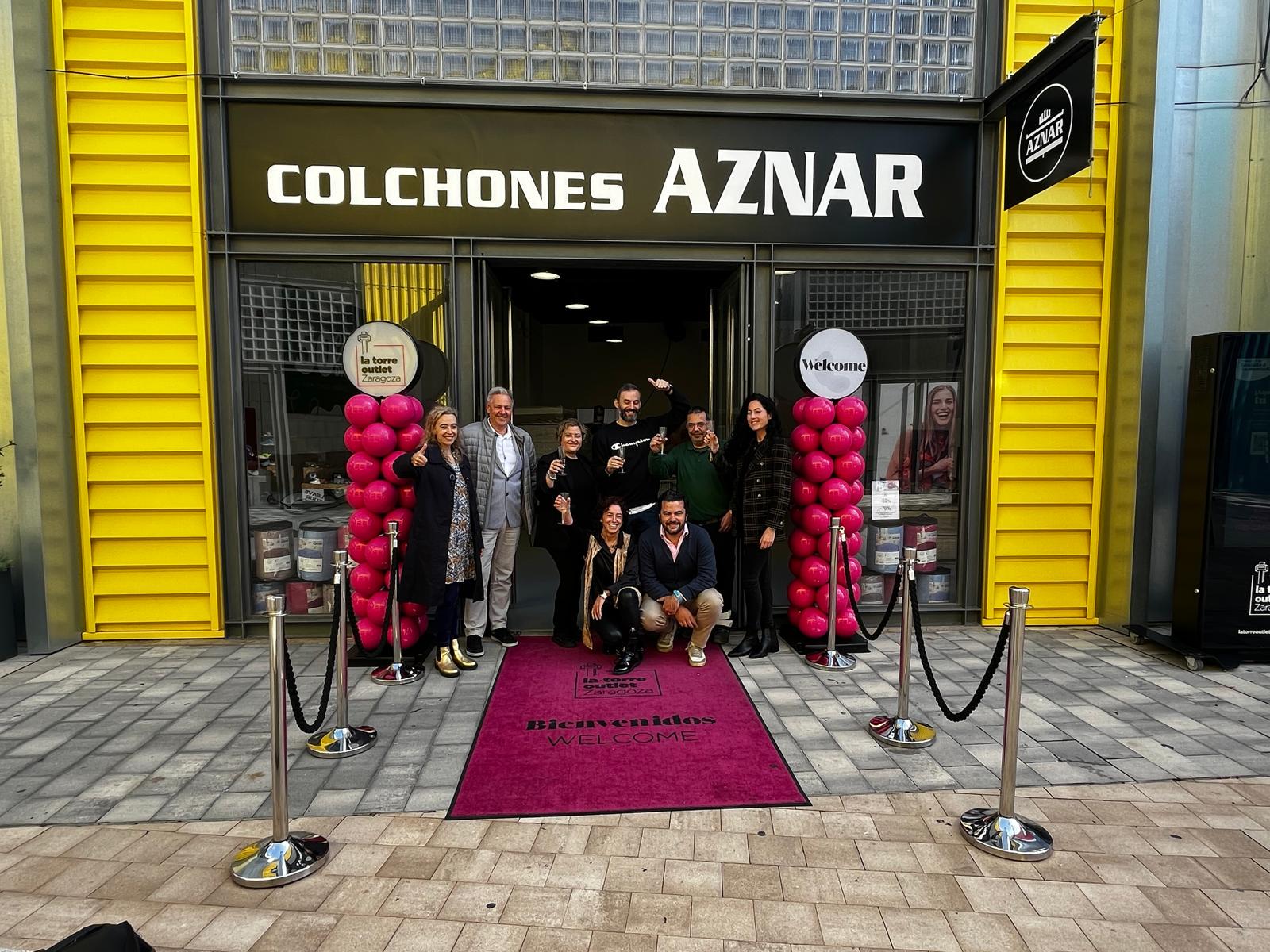 inauguración colchones aznar pop up en torre outlet zaragoza